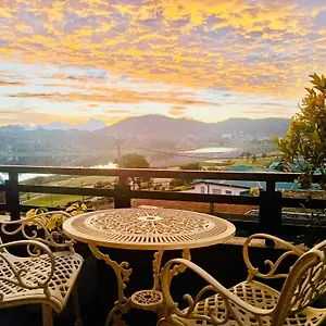 Queens Hotel Nuwara Eliya